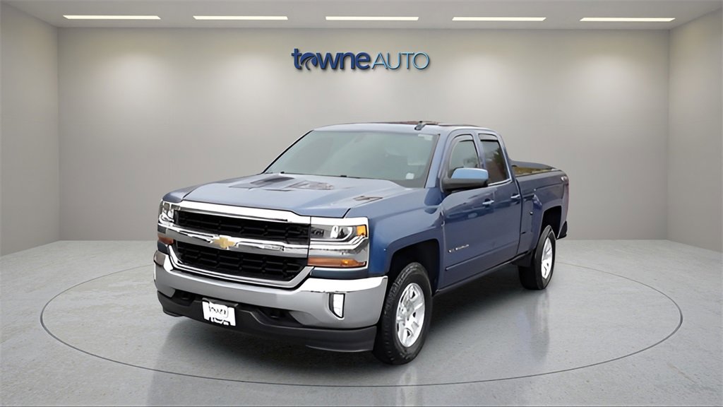 2017 Chevrolet Silverado 1500 LT photo 2