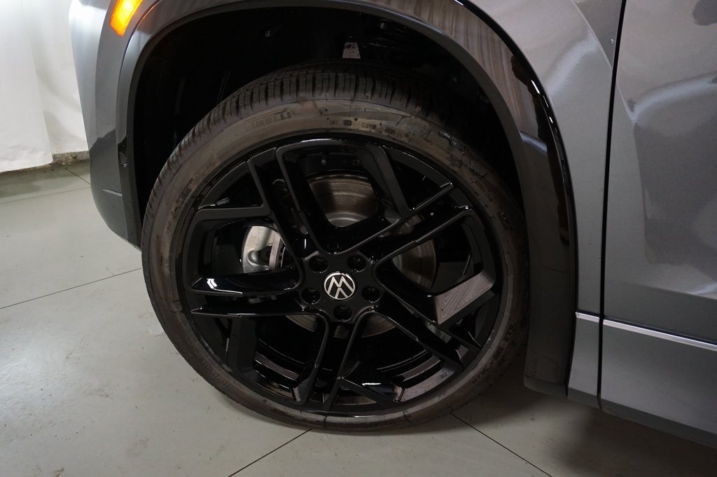 2025 Volkswagen Tiguan SE R-Line Black photo 27