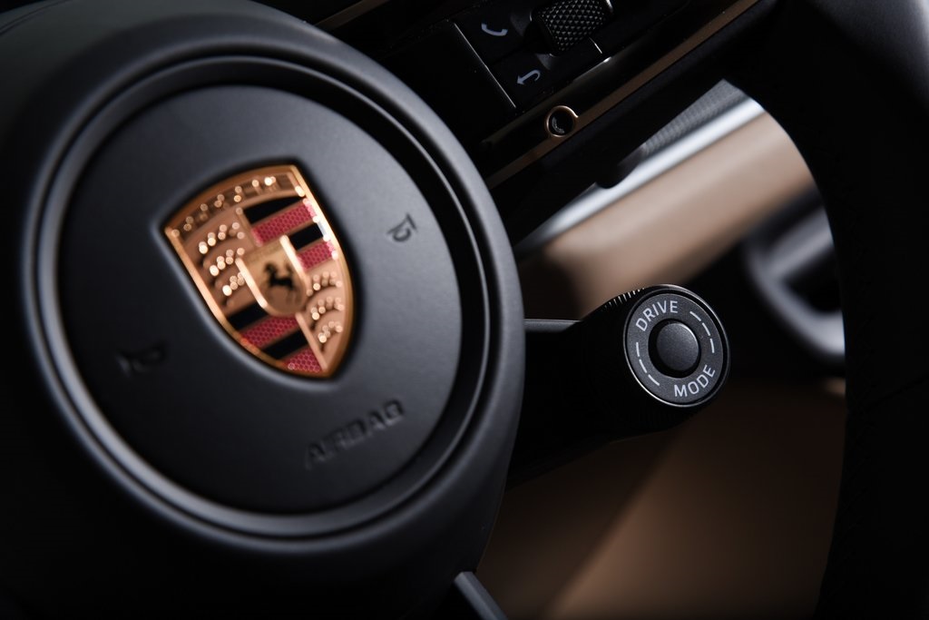 2025 Porsche Cayenne photo 18