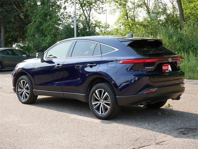 2021 Toyota Venza LE photo 3