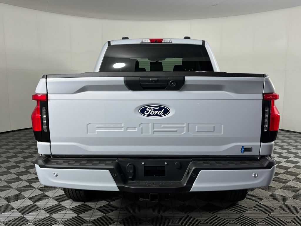 2025 Ford F-150 Lightning photo 4