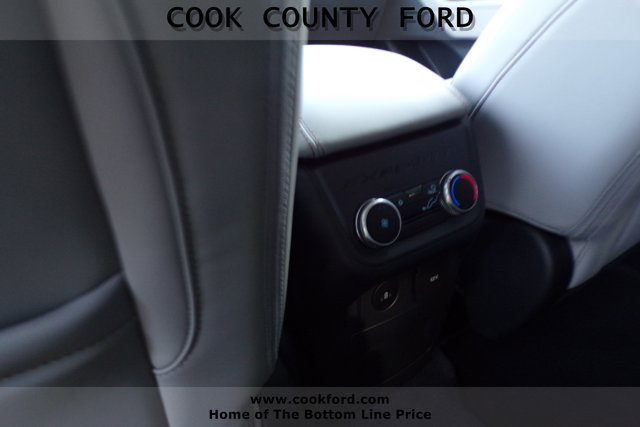 2025 Ford Explorer photo 20