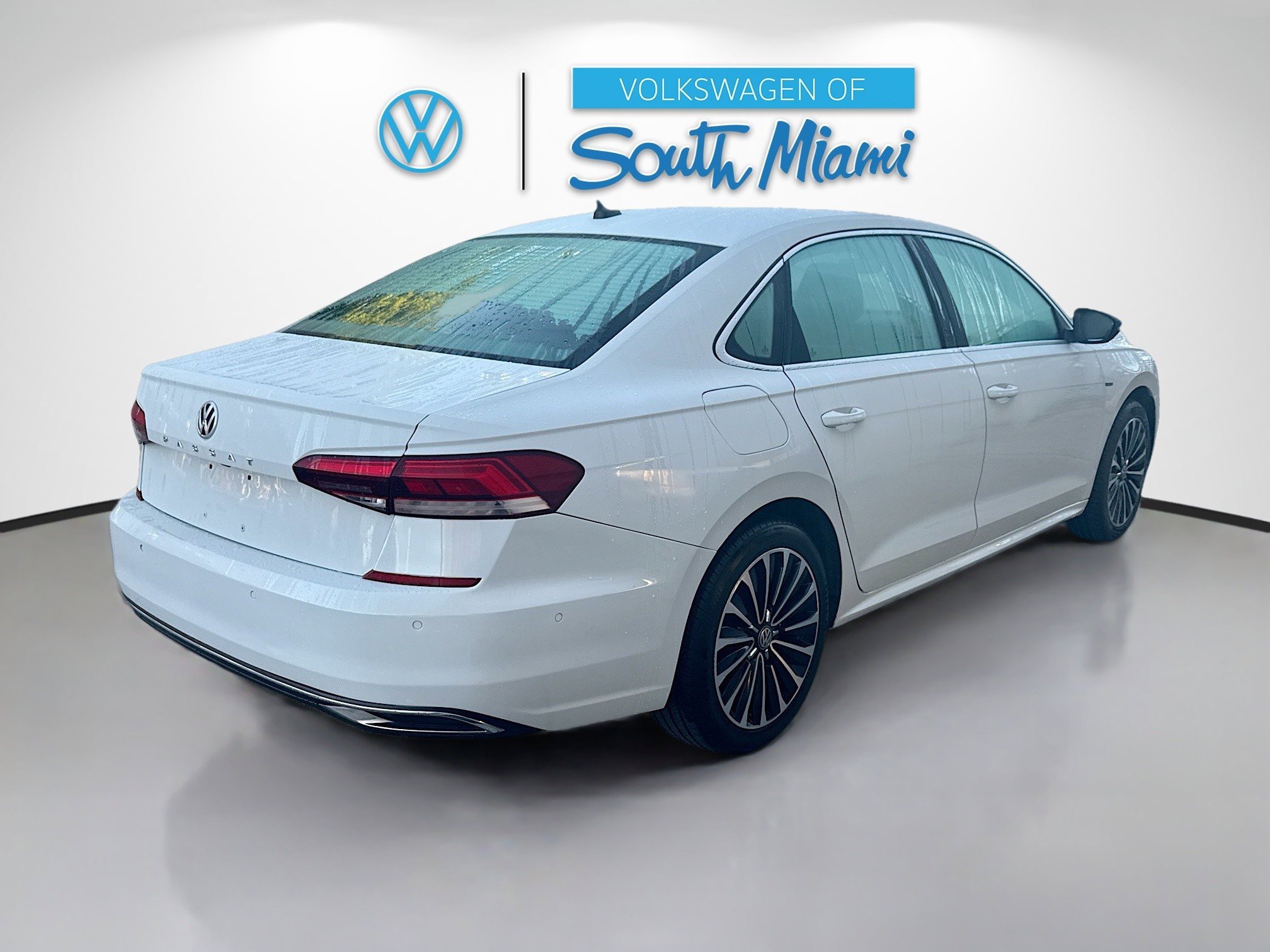 2022 Volkswagen Passat 2.0T Limited photo 4