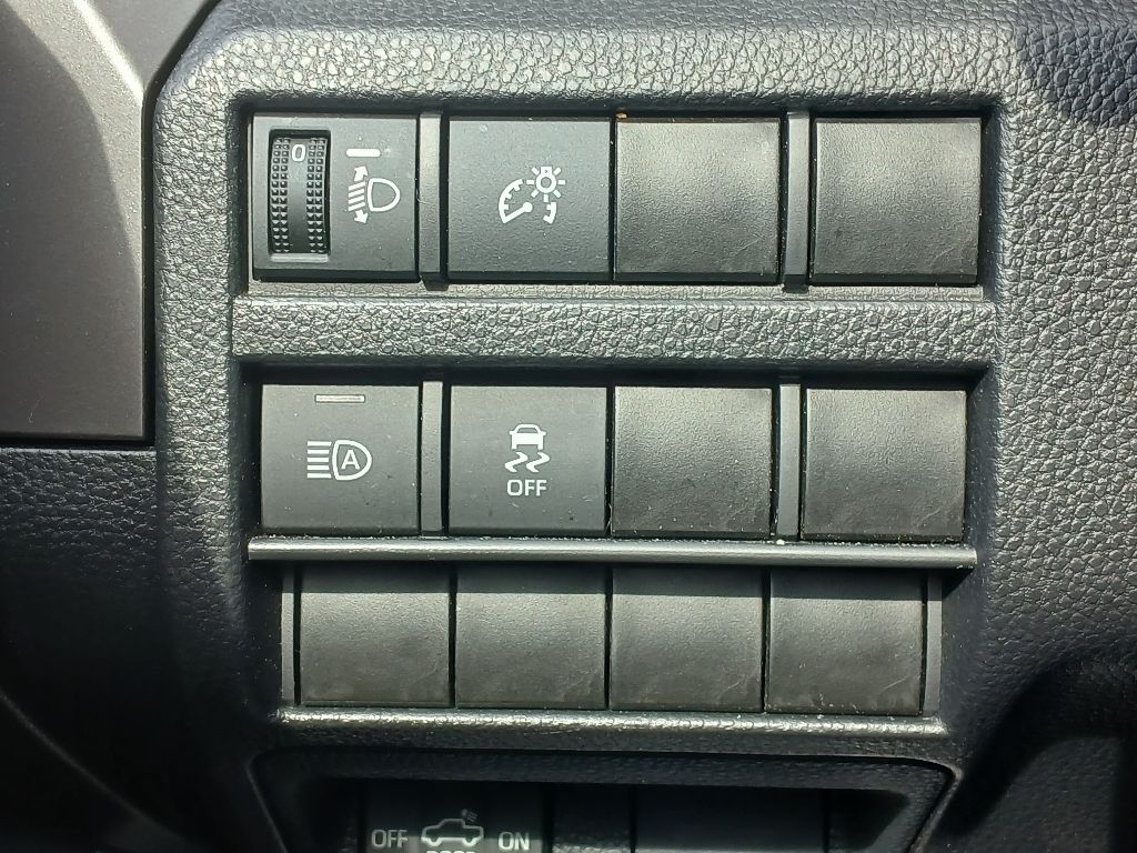 2025 Toyota Tacoma SR5 photo 14