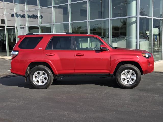 2024 Toyota 4Runner SR5 photo 4