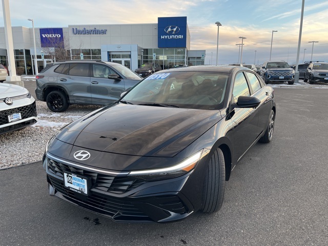 2024 Hyundai Elantra SEL's photo