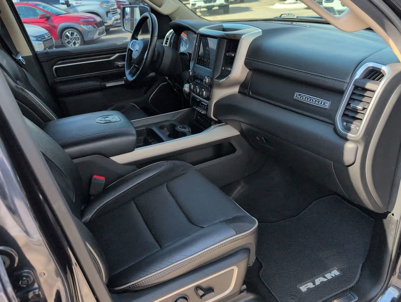 2019 Ram 1500 Laramie photo 3