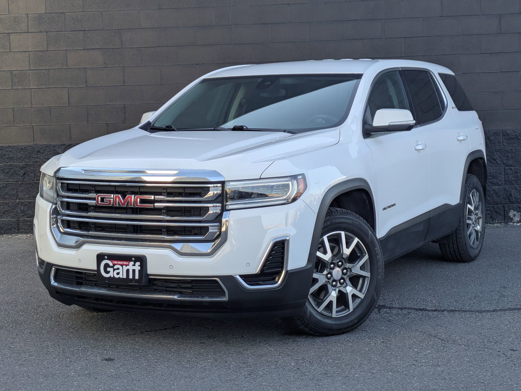 2023 GMC Acadia SLE's photo