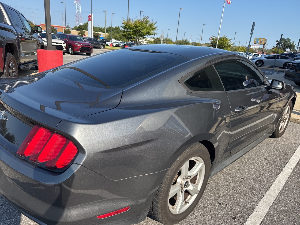 2017 Ford Mustang V6 photo 5