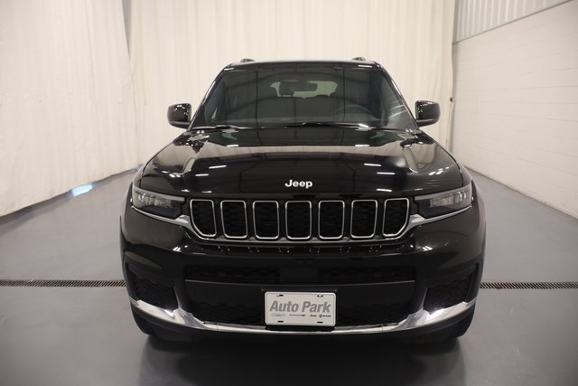 2025 Jeep Grand Cherokee Laredo X photo 3