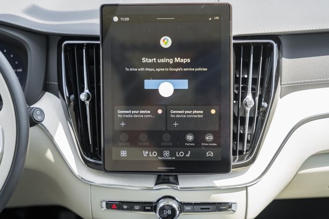 2026 Volvo XC60 Hybrid T8 photo 19
