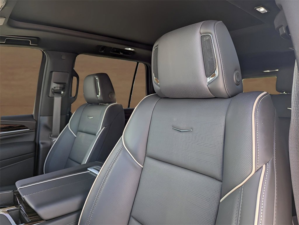2024 Cadillac Escalade Premium Luxury photo 10