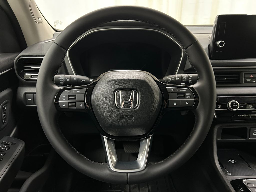 2025 Honda Pilot Touring photo 6