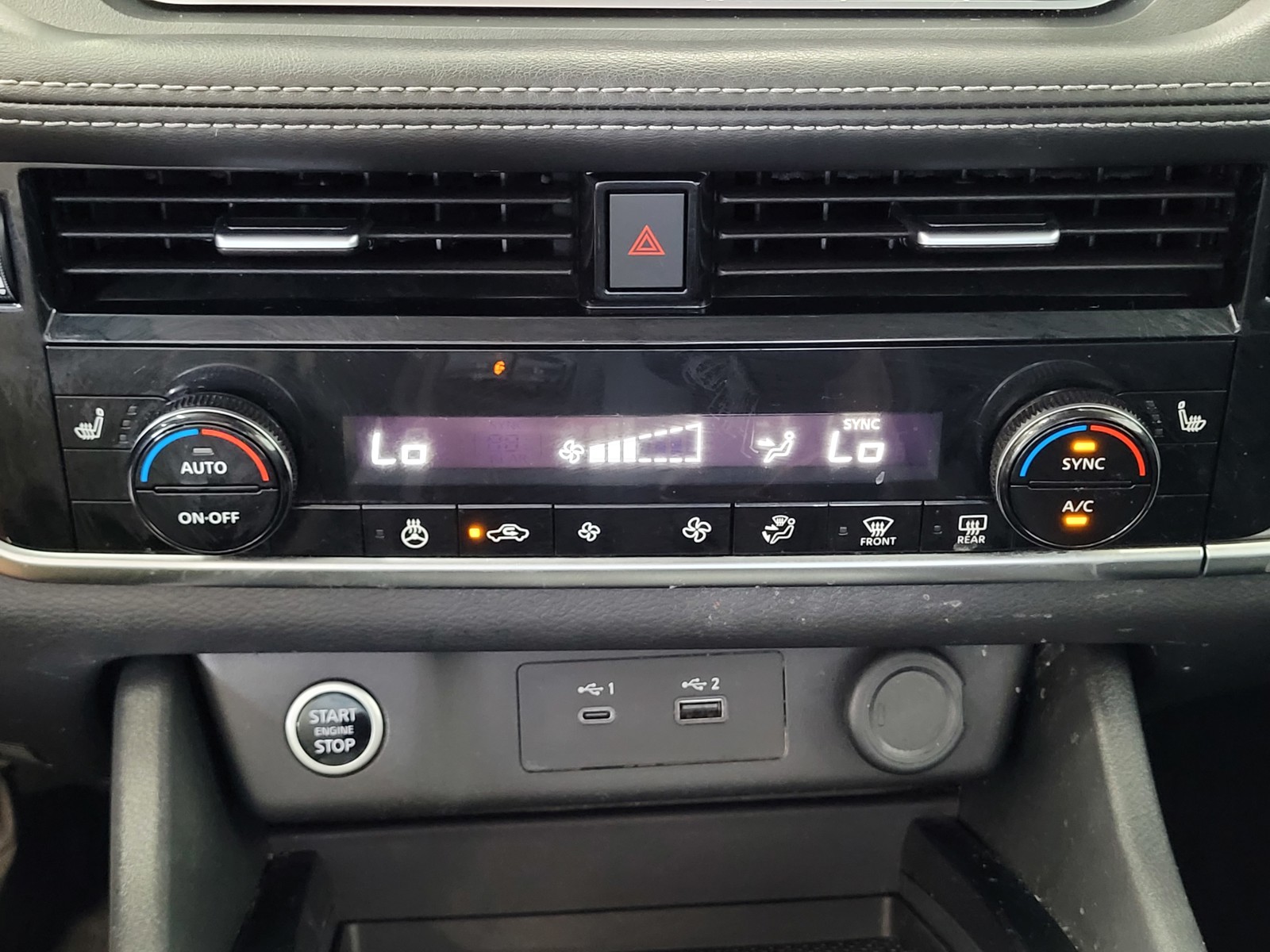 2023 Nissan Rogue SV photo 10