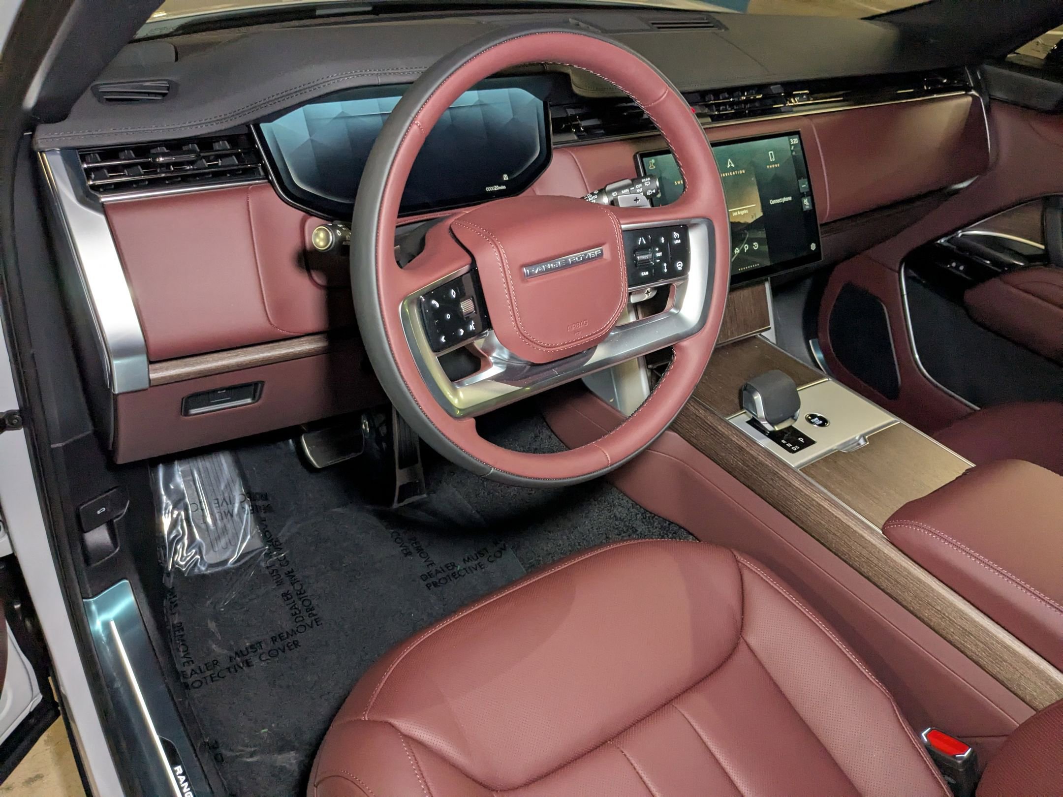 2025 Land Rover Range Rover SE photo 3