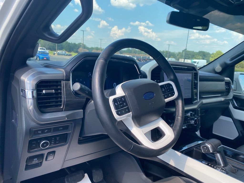 2024 Ford F-150 Lariat photo 13