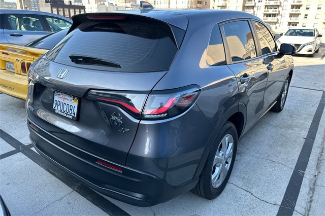 2025 Honda HR-V LX photo 3