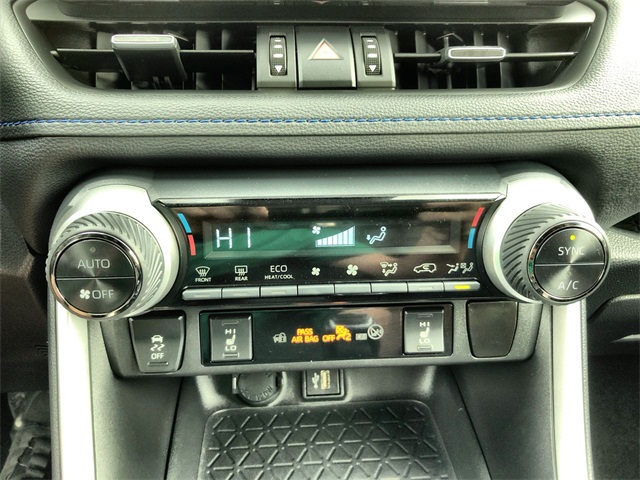 2024 Toyota RAV4 Hybrid XSE photo 8