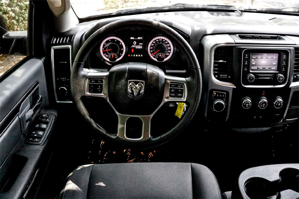 2024 Ram 1500 SLT photo 28