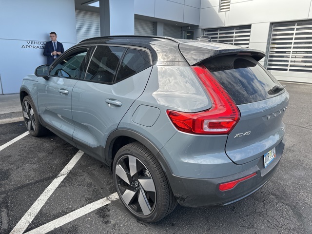 2023 Volvo XC40 Recharge Ultimate photo 4