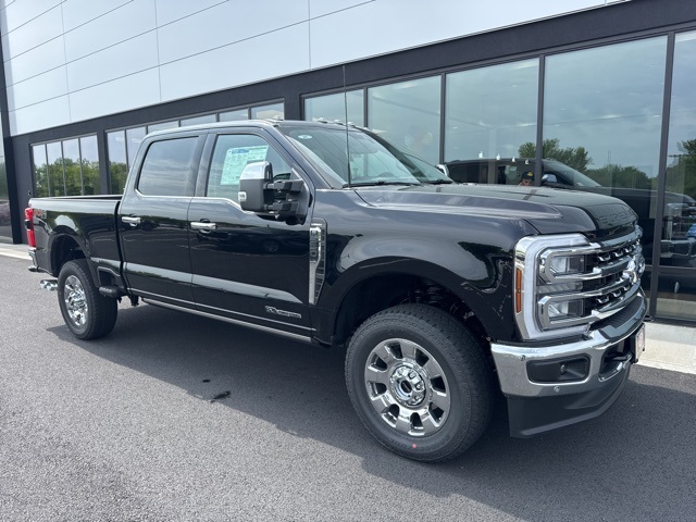 2025 Ford F-350 Super Duty Lariat's photo