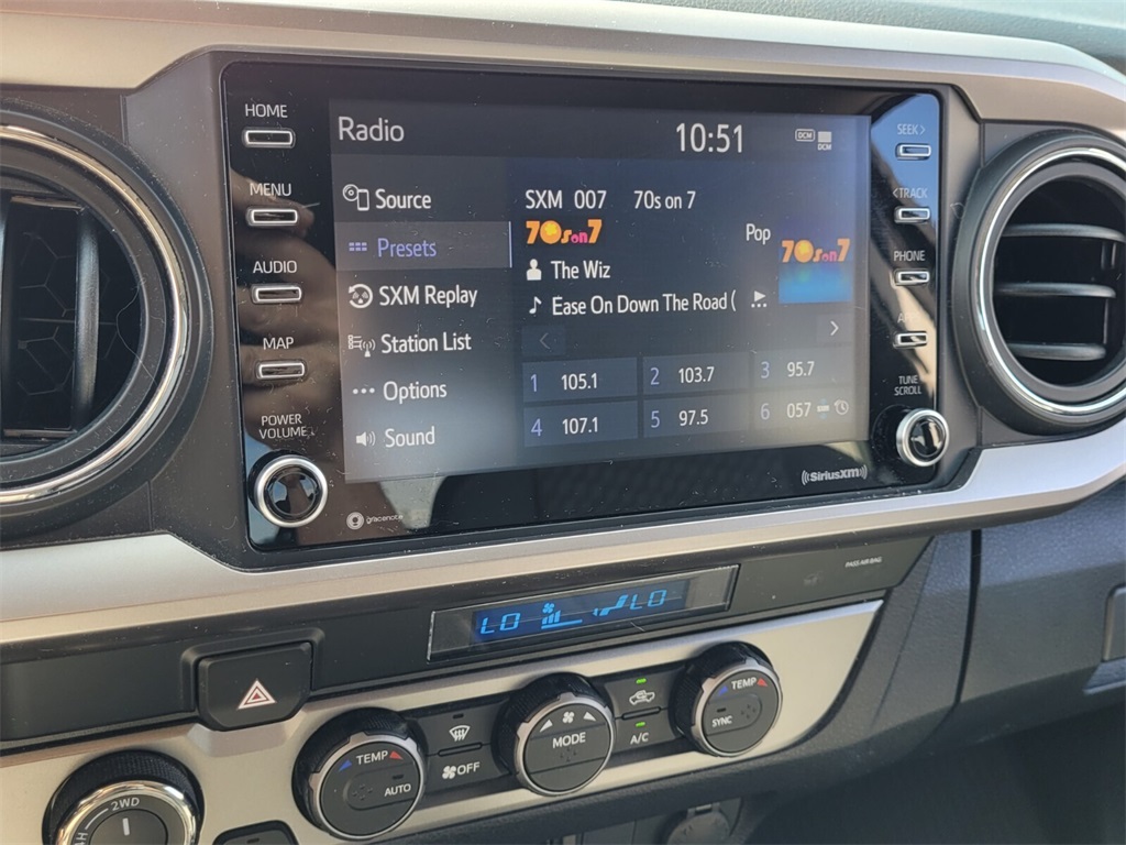 2022 Toyota Tacoma SR5 Double Cab V6 photo 17