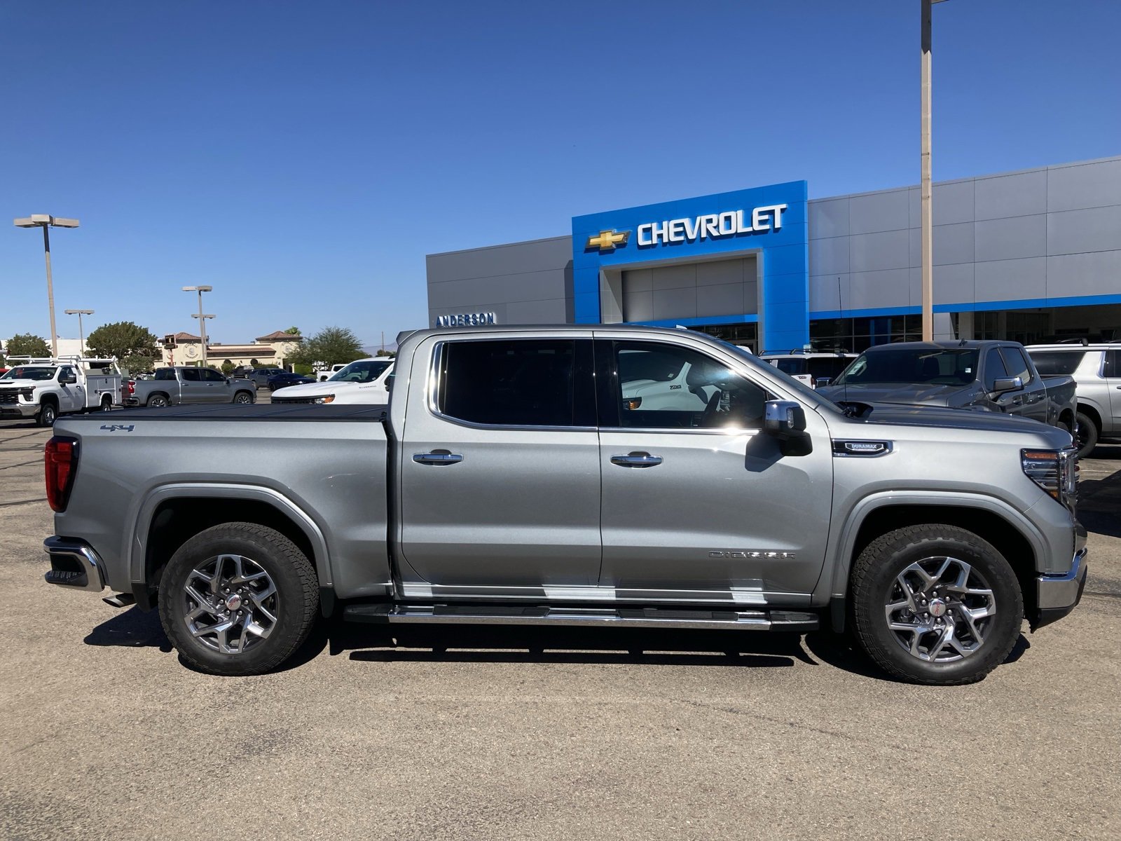 2025 Gmc Sierra 1500 SLT photo 4