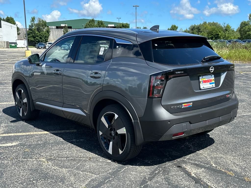 2025 Nissan Kicks SR photo 3