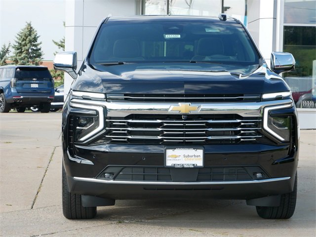 2025 Chevrolet Suburban Premier photo 2