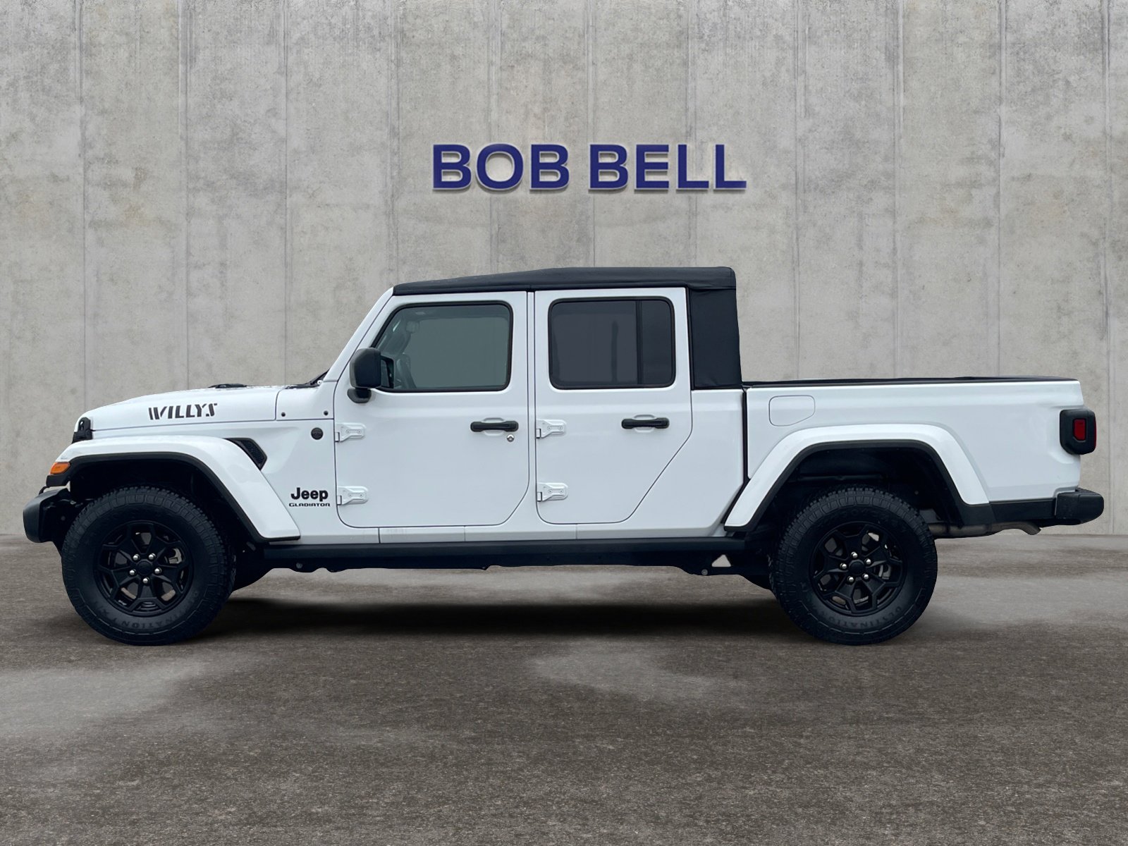 2022 Jeep Gladiator Willys photo 2