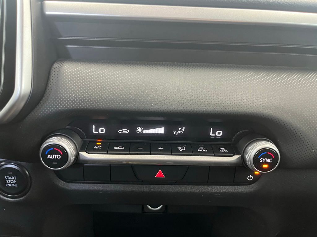 2025 Mazda CX-50 2.5 Select photo 16