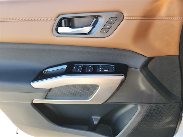 2025 Nissan Pathfinder Platinum photo 17