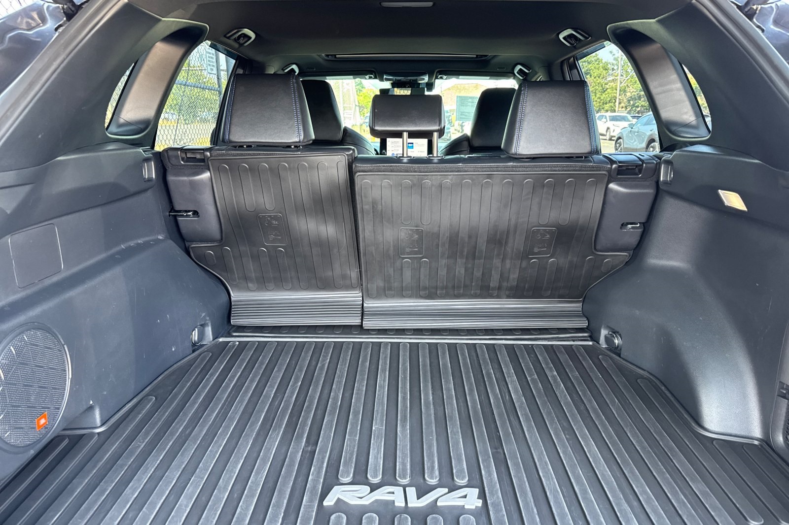 2024 Toyota RAV4 Hybrid XSE photo 15