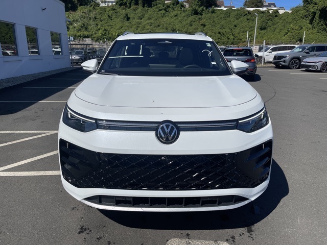 2025 Volkswagen Tiguan SEL R-Line Black photo 3