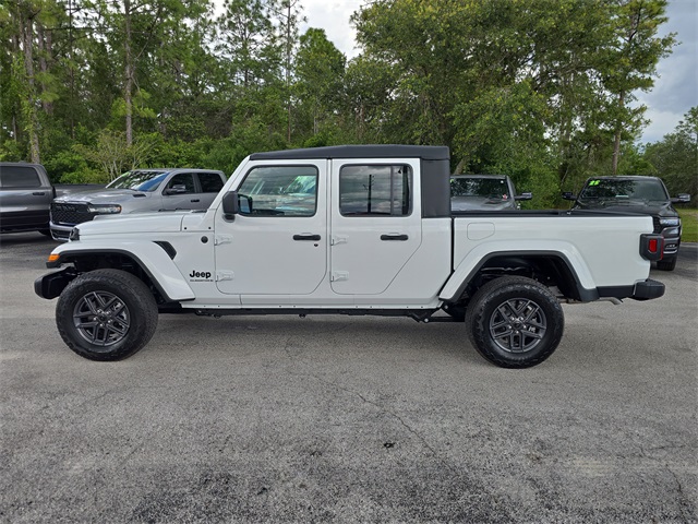 2025 Jeep Gladiator Sport S photo 3