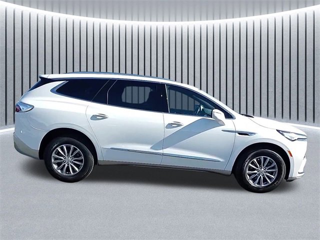 2024 Buick Enclave Essence photo 2