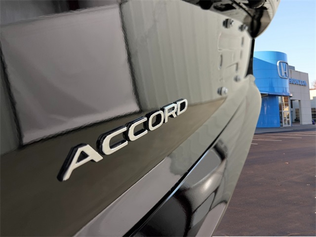 2025 Honda Accord LX photo 3