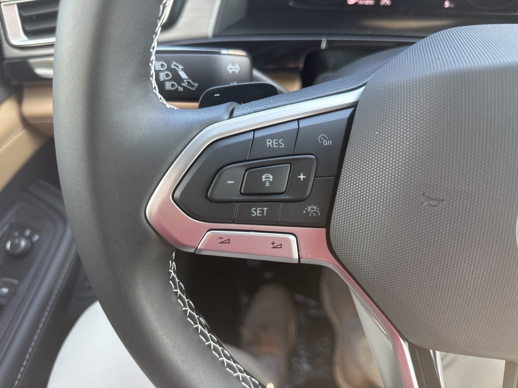 2026 Volkswagen Atlas Cross Sport SE Technology photo 17