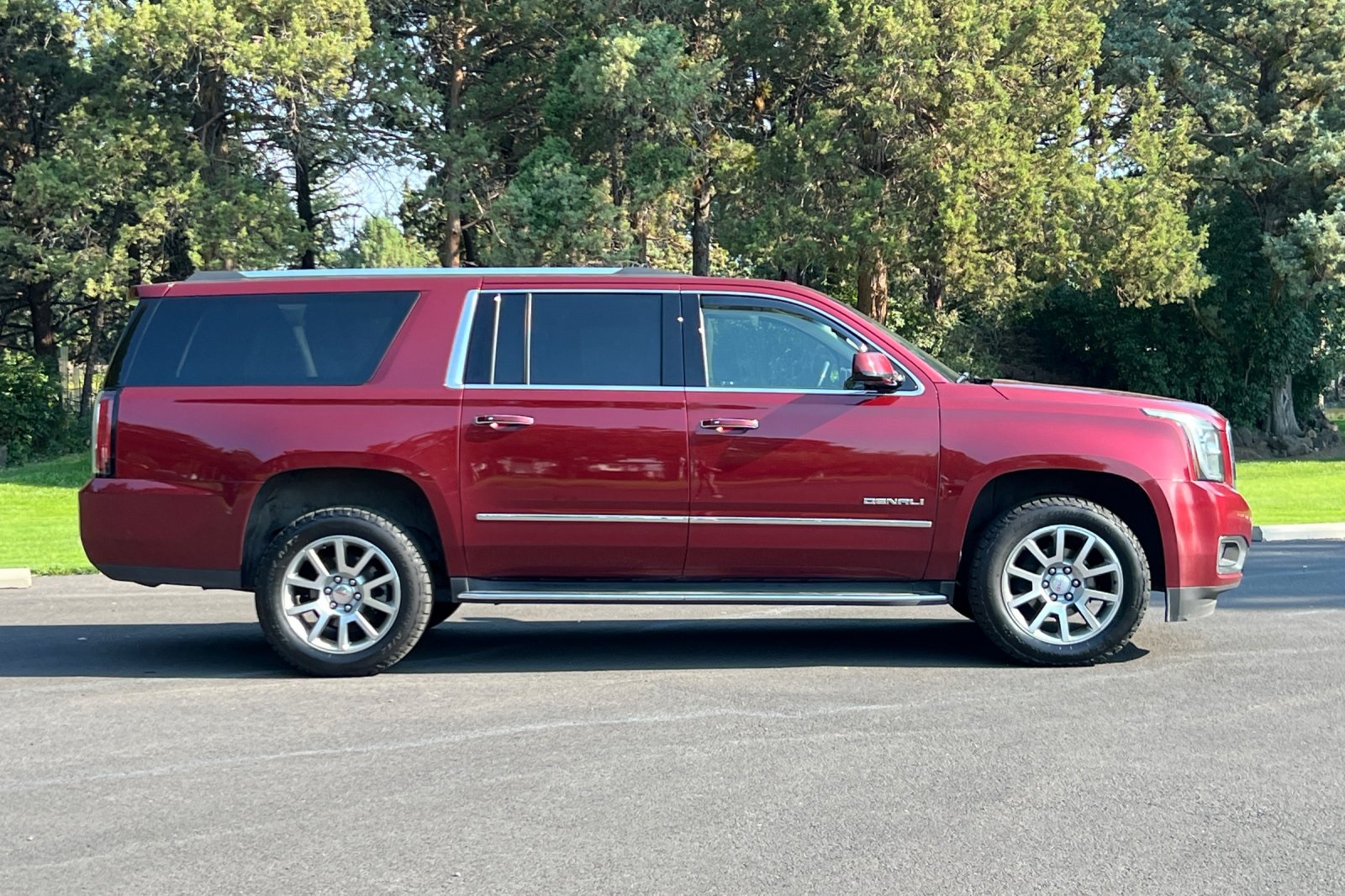 2019 Gmc Yukon XL Denali photo 3