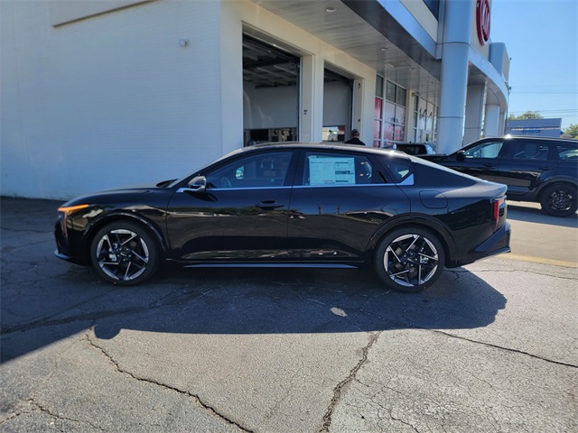2025 Kia K4 GT-Line photo 5