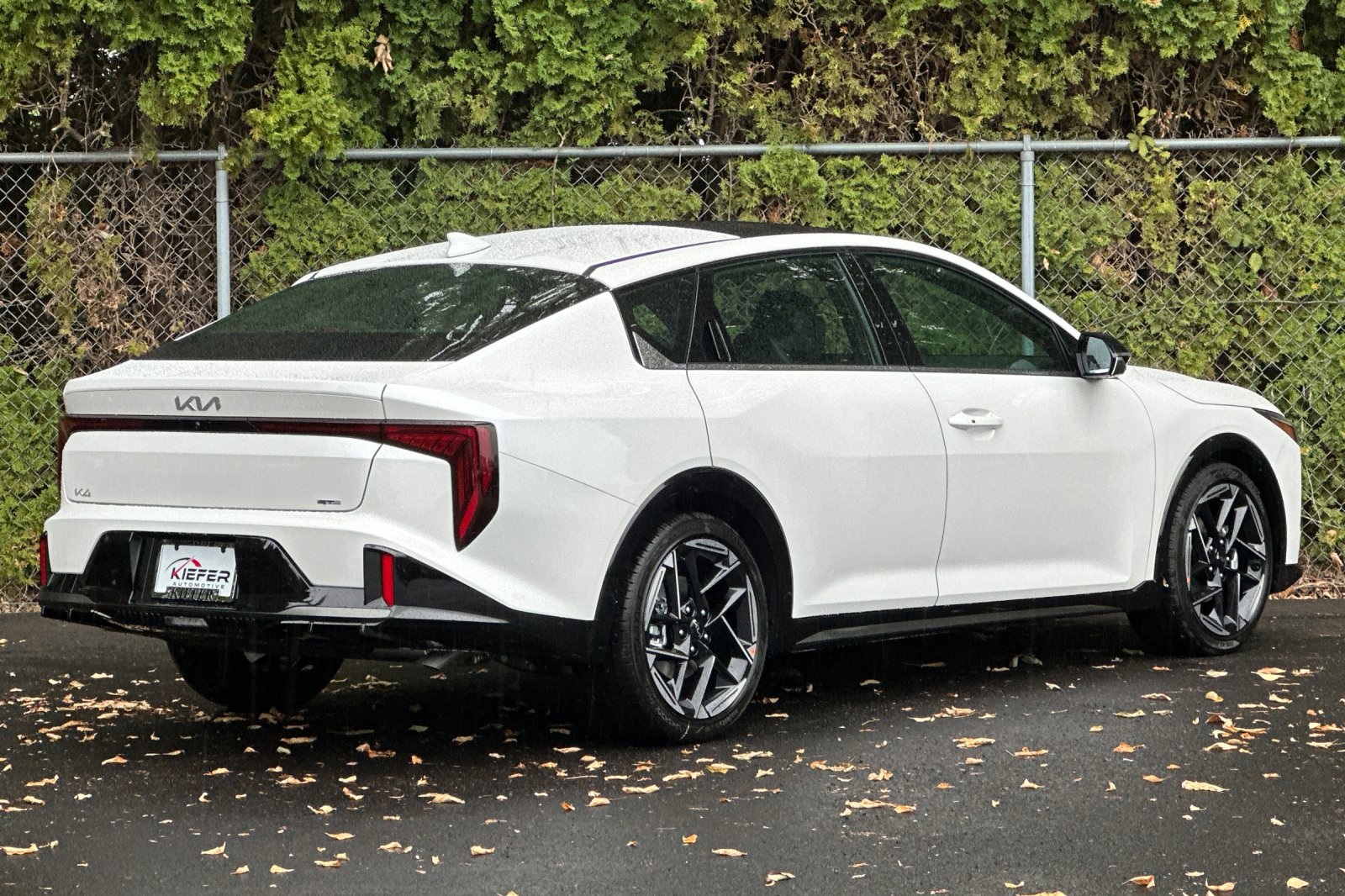 2025 Kia K4 GT-Line photo 2