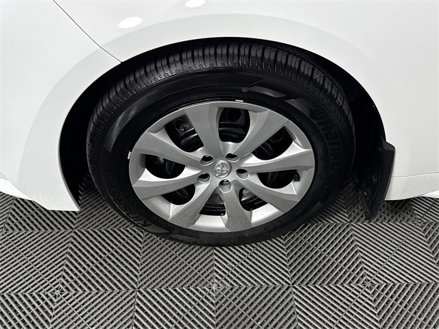 2025 Toyota Corolla LE photo 4