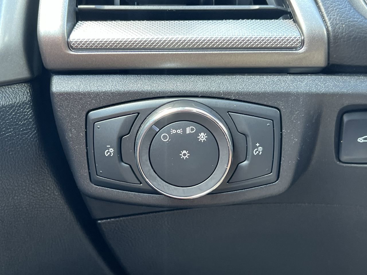 2018 Ford Fusion Hybrid S photo 21