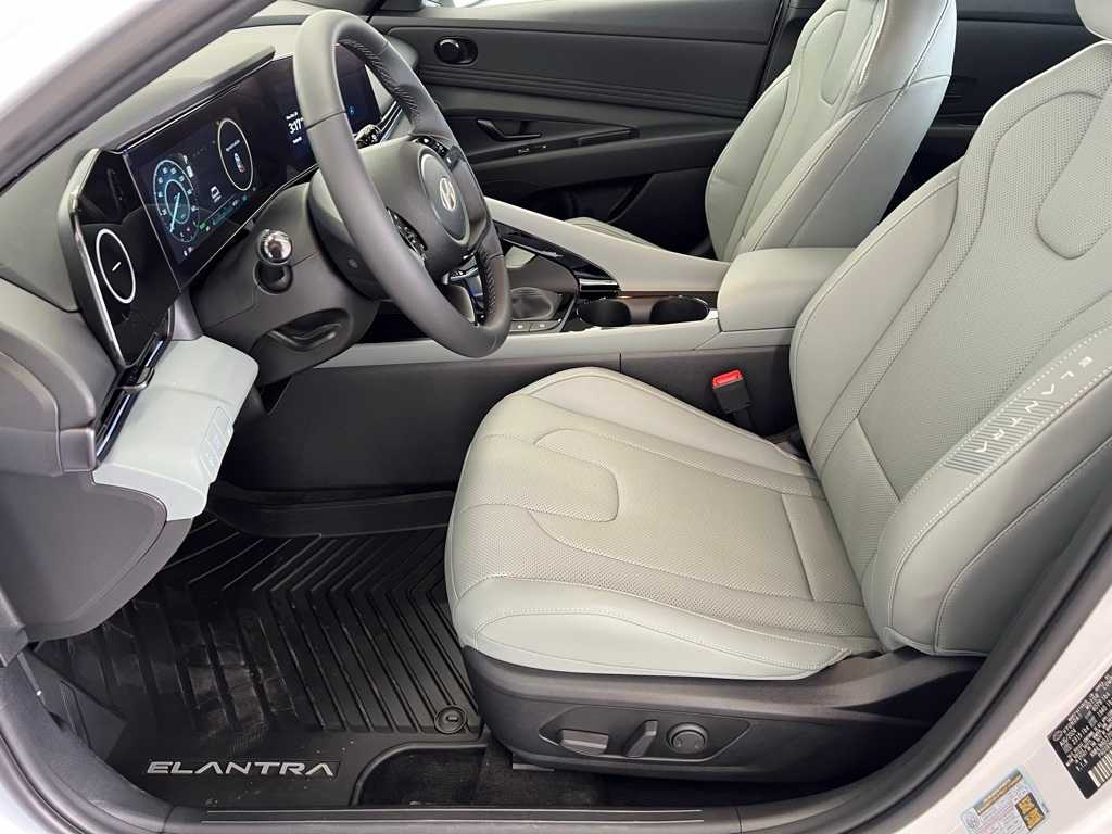 2025 Hyundai Elantra Hybrid Limited photo 25