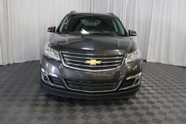 2017 Chevrolet Traverse 2LT photo 2