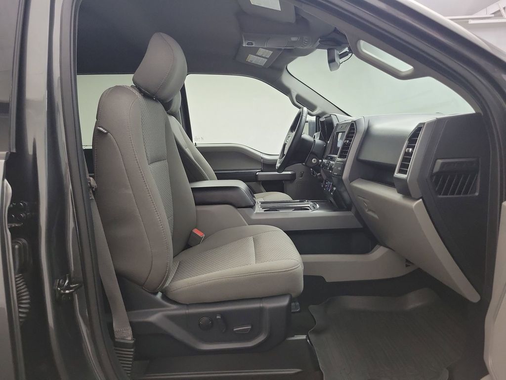 2019 Ford F-150 XLT photo 20
