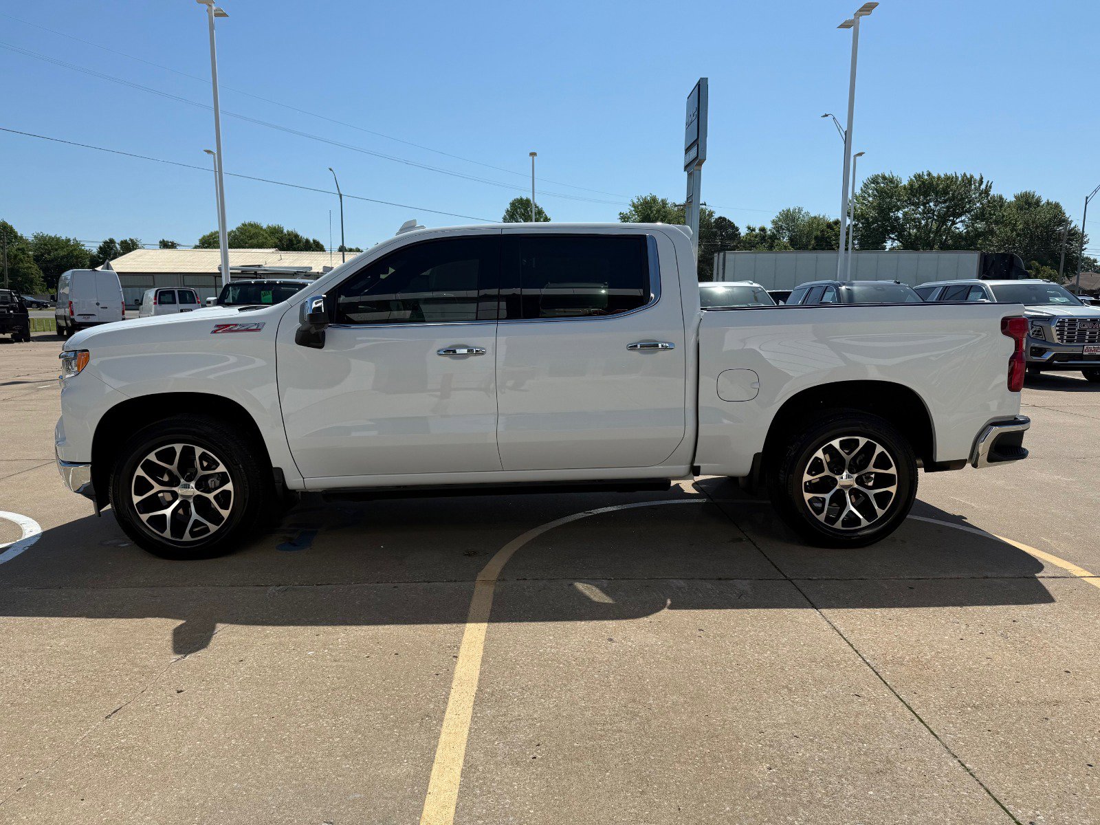 2023 Chevrolet Silverado 1500 LTZ photo 6