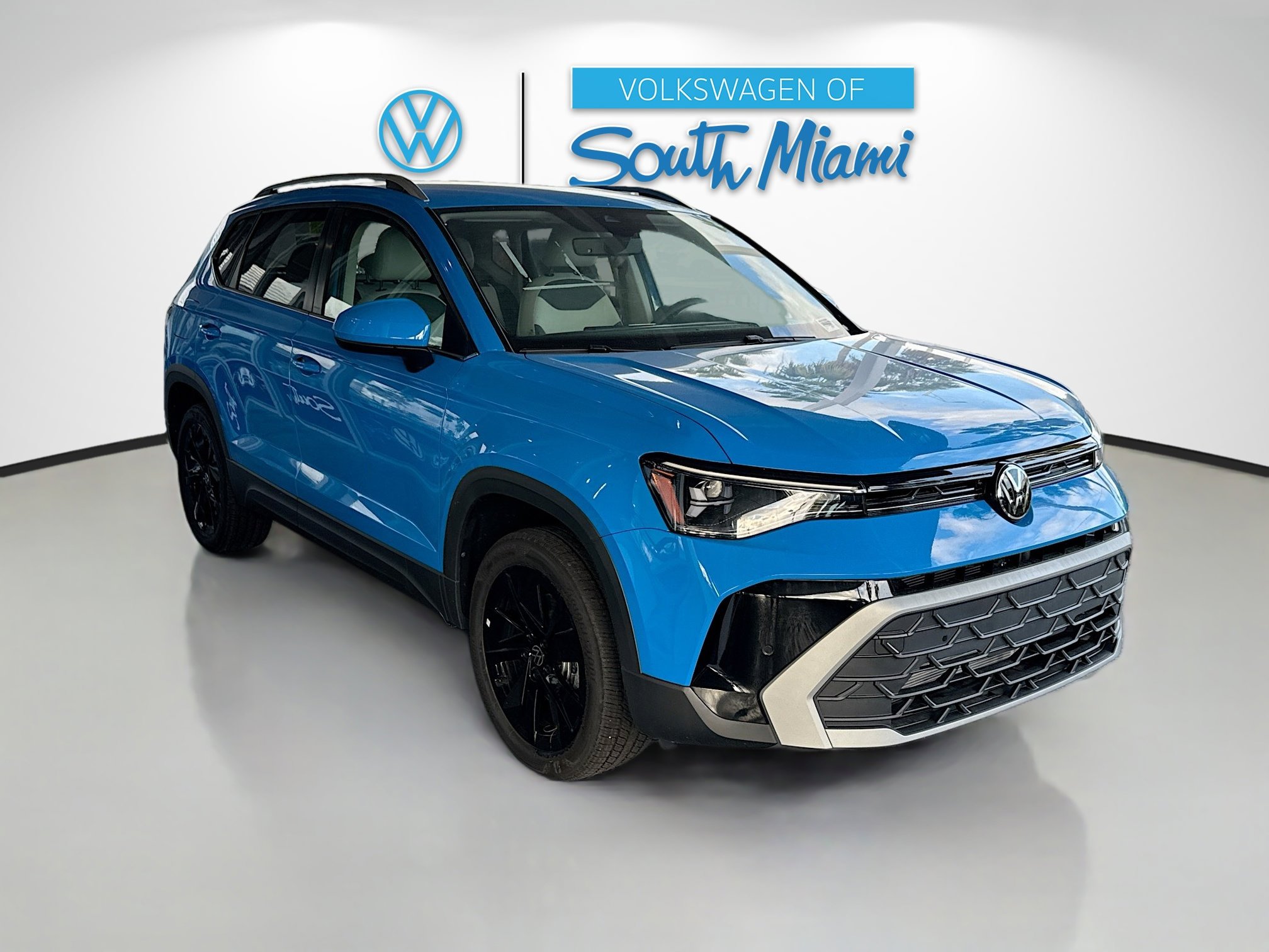 2025 Volkswagen Taos SE photo 2