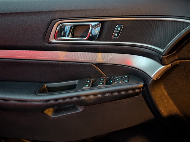 2016 Ford Explorer XLT photo 15