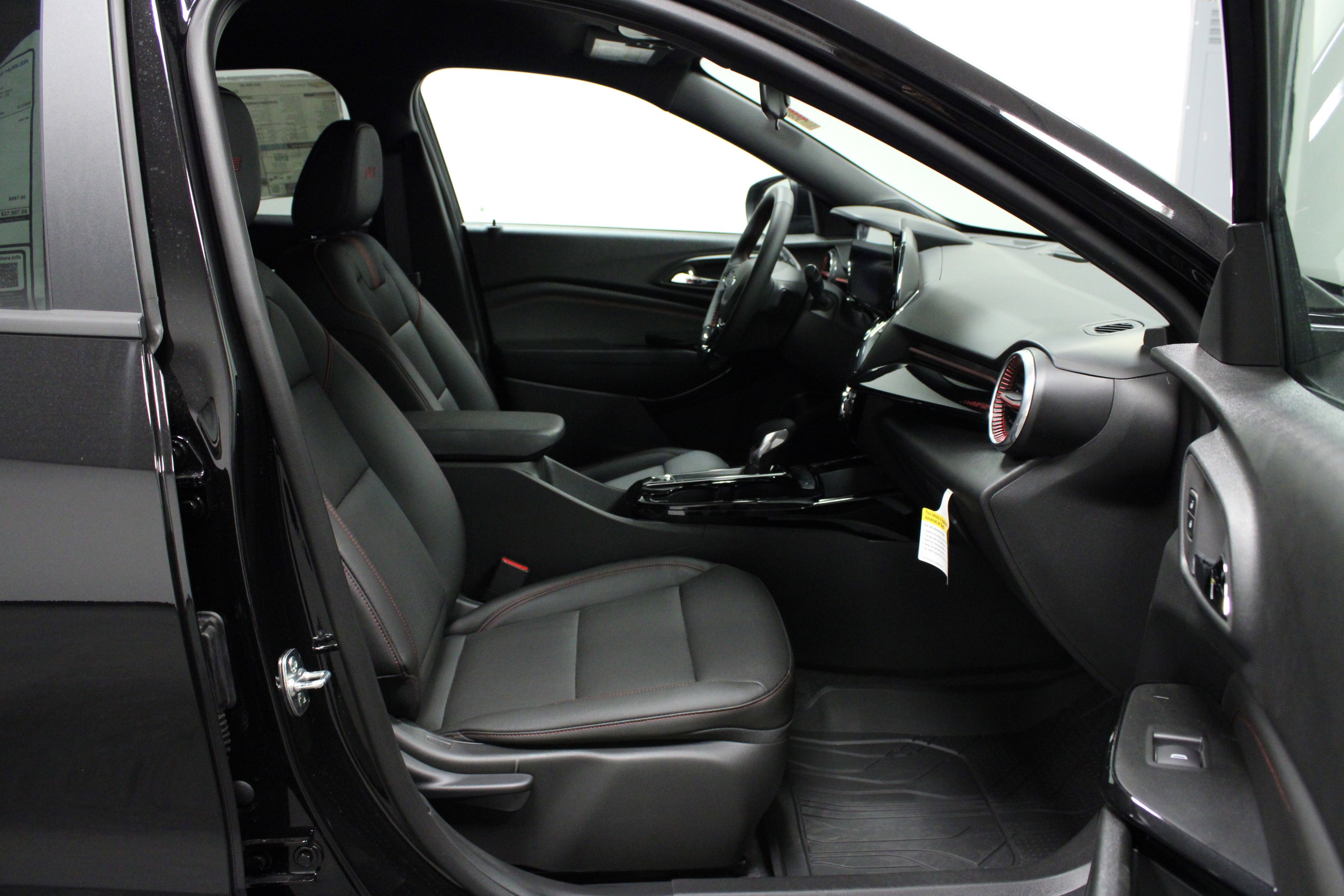 2025 Chevrolet Trax photo 12